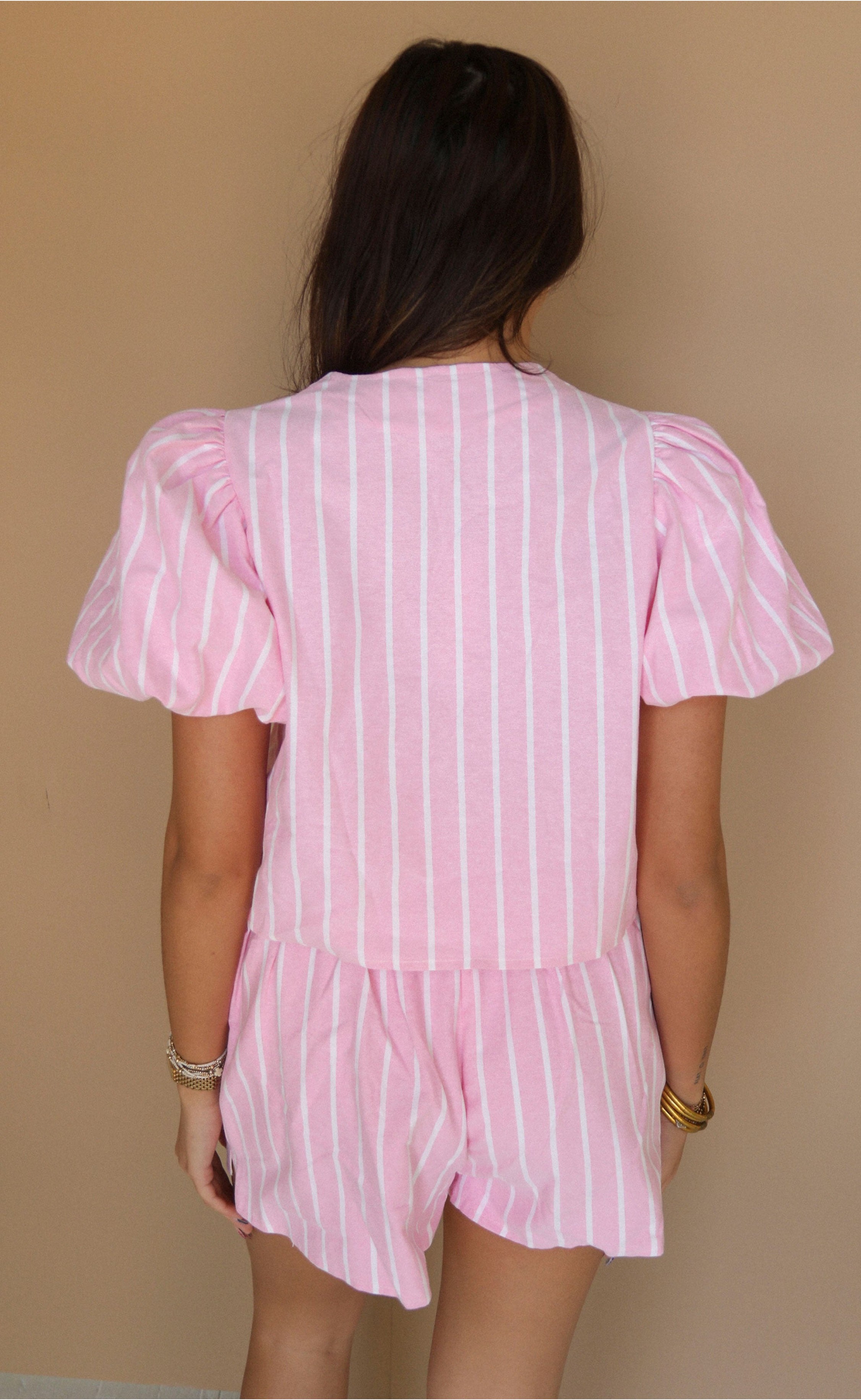Pink Sands Coast Set: Embrace the Serenity and Warmth of Sunset by the Sea