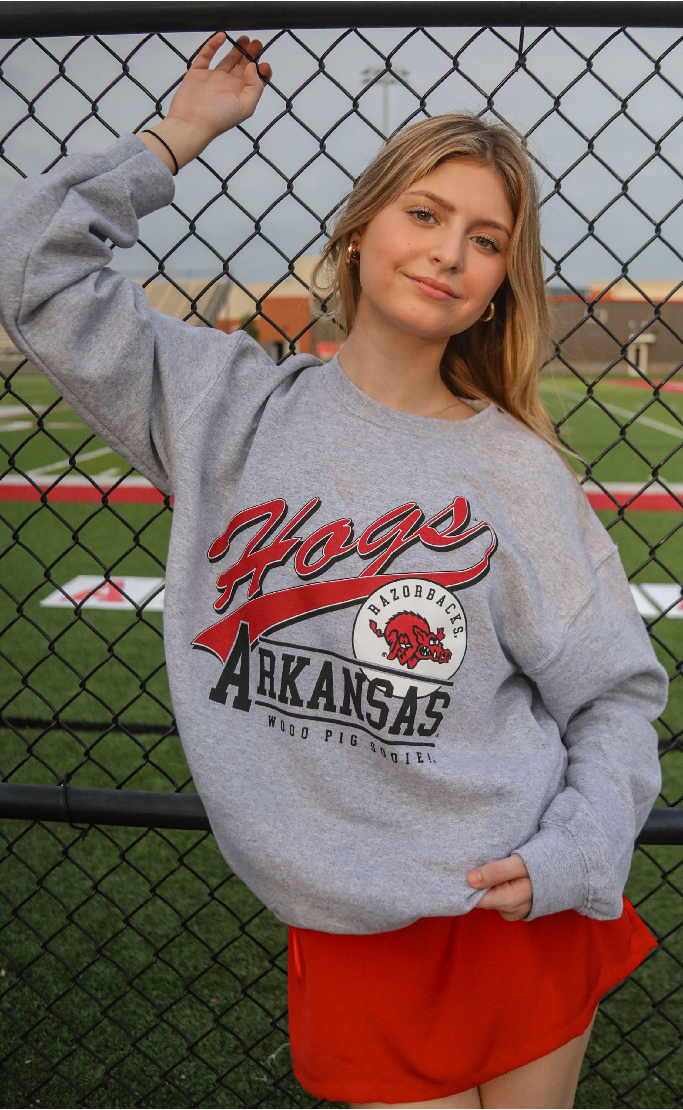 Effortless Style, Legendary Spirit – Hogs Script Sweatshirt in Classic Grey