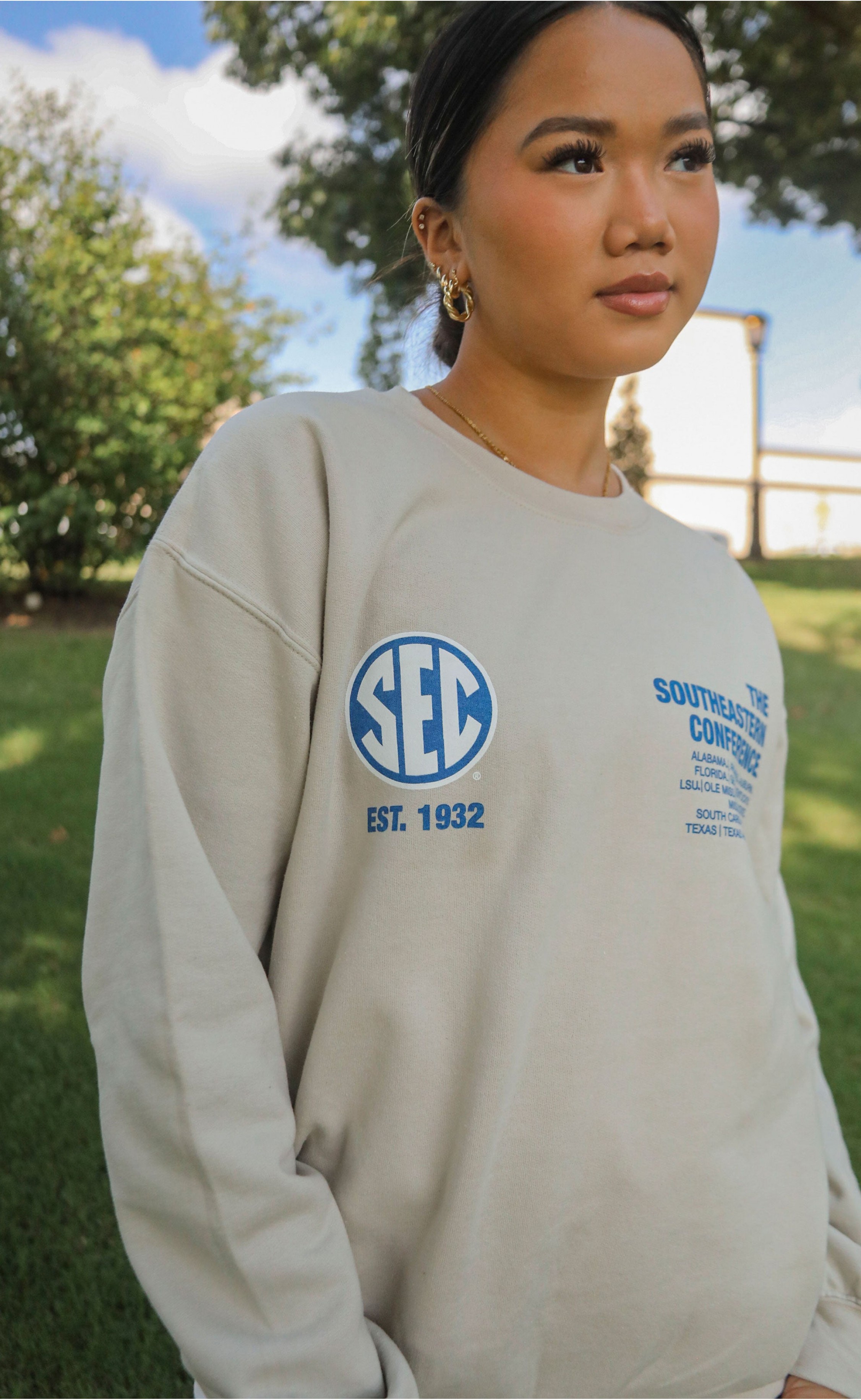 SEC Tan Sweatshirt – Classic Conference Pride in a Clean, Everyday Neutral